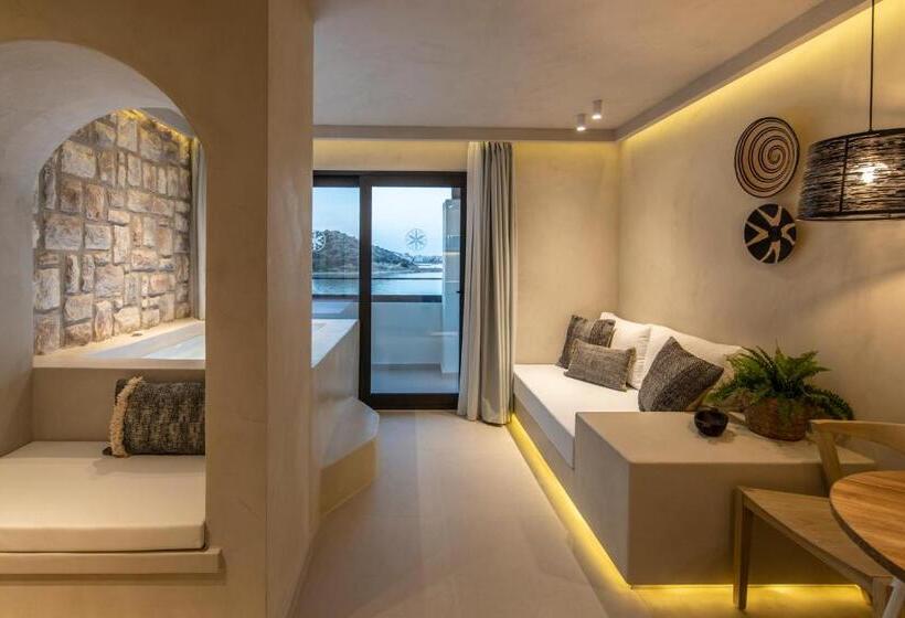 带按摩浴缸和海景的套房, The Sand Suites   Adults Only