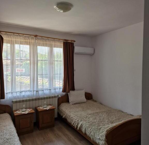 스탠다드 트리플 룸, престиж