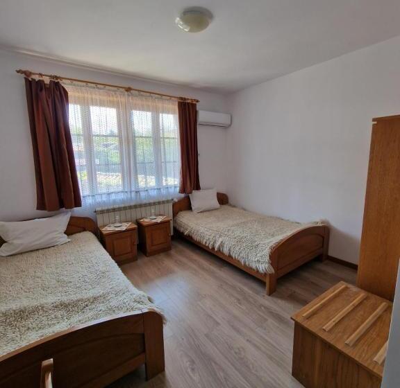 스탠다드 트리플 룸, престиж