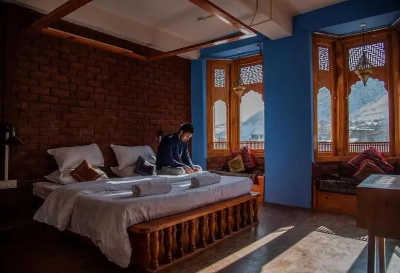 スイート, Black Sheep Bed And Breakfast