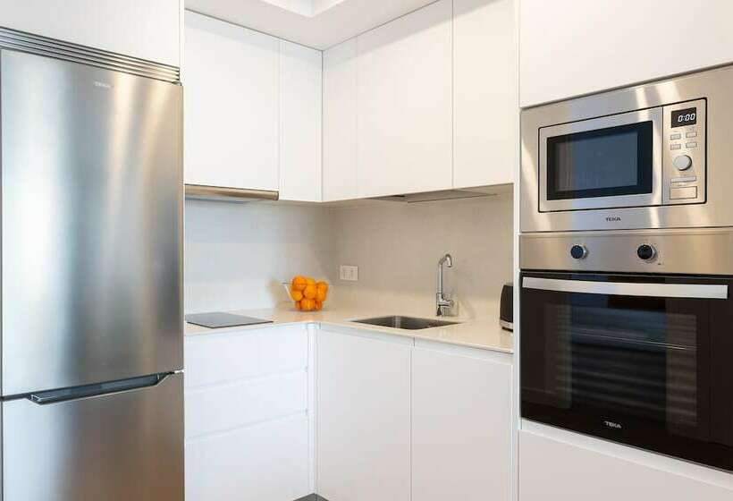 2 Bedroom Family Apartment with Terrace, Caleyro Boutique Apartments   Parking Incluido