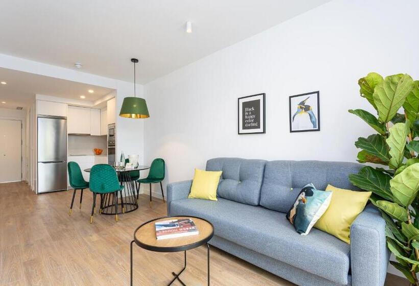 2 Bedroom Family Apartment with Terrace, Caleyro Boutique Apartments   Parking Incluido