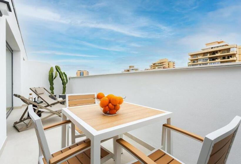 带两个卧室的顶楼公寓, Caleyro Boutique Apartments   Parking Incluido