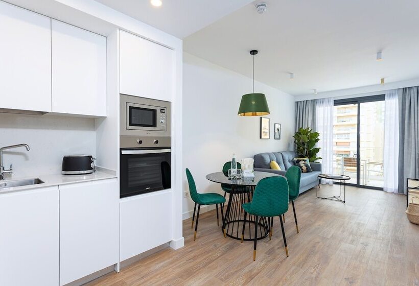 2 Bedroom Family Apartment with Terrace, Caleyro Boutique Apartments   Parking Incluido