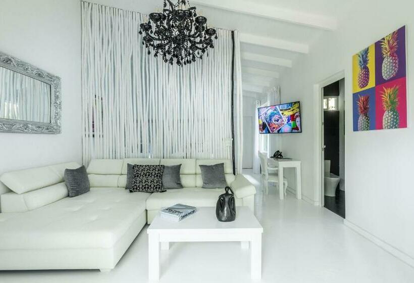 سوییت با چشمانداز دریا, Gigi Brown Beachfront Santa Teresa