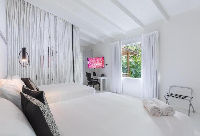 سوییت با چشمانداز باغ, Gigi Brown Beachfront Santa Teresa