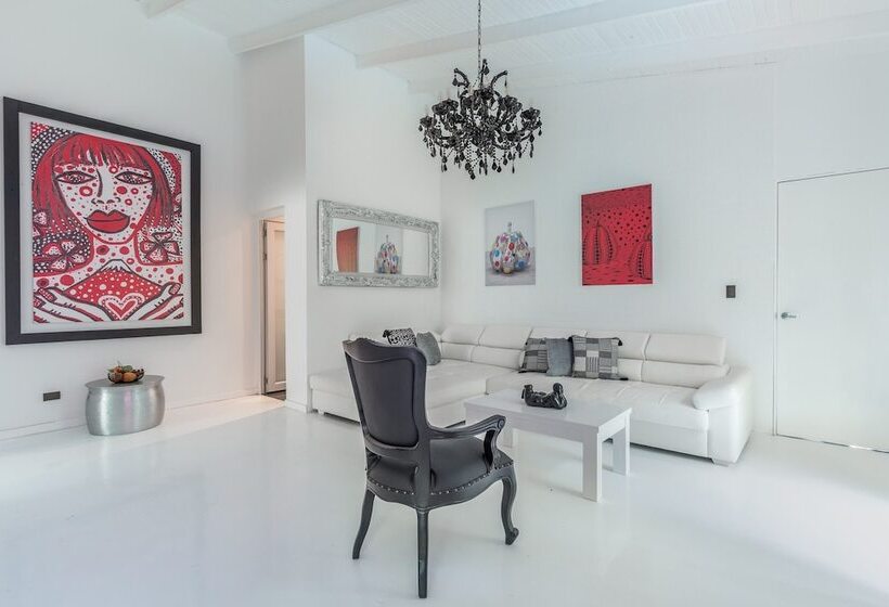 سوییت با چشمانداز باغ, Gigi Brown Beachfront Santa Teresa