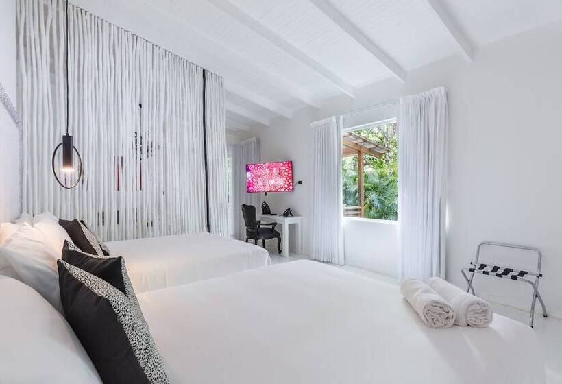 سوییت با چشمانداز باغ, Gigi Brown Beachfront Santa Teresa