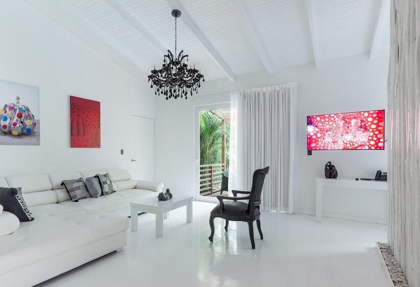 سوییت با چشمانداز باغ, Gigi Brown Beachfront Santa Teresa