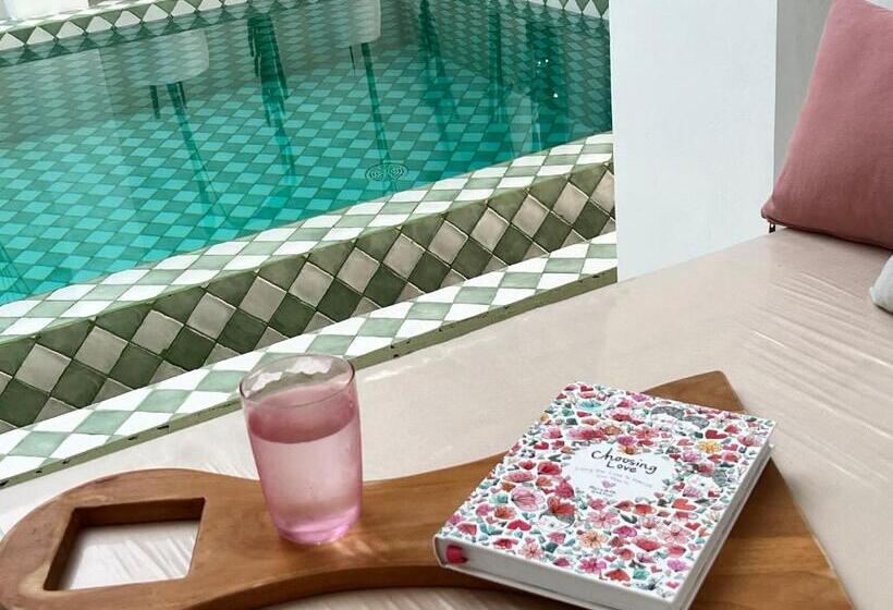 חדר סטנדרט נוף לבריכה, Naia Lombok