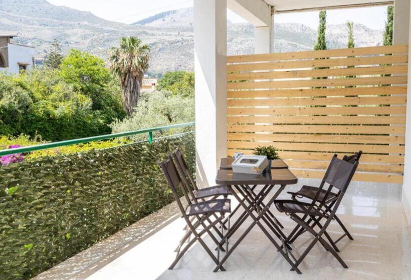 اتاق استاندارد با سرویس بهداشتی مشترک, Exclusive