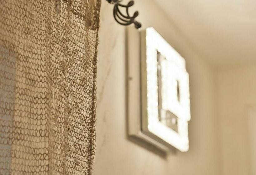 اتاق سوپریور, Grottini Luxury Suites ~ Pantheon