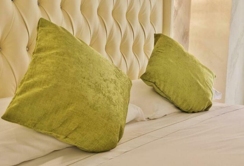 اتاق لوکس با بالکن, Grottini Luxury Suites ~ Pantheon
