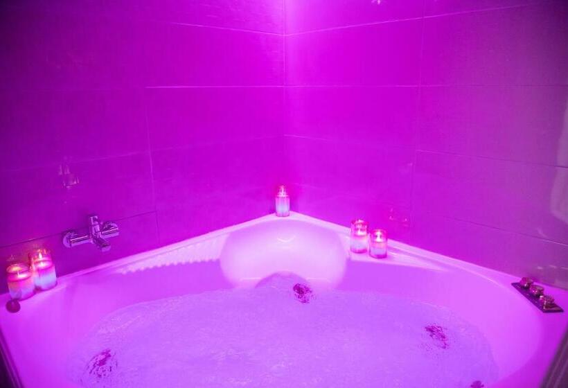 سوییت لوکس, Grottini Luxury Suites ~ Pantheon