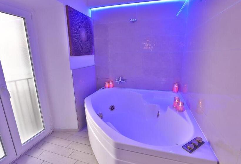 سوییت لوکس, Grottini Luxury Suites ~ Pantheon