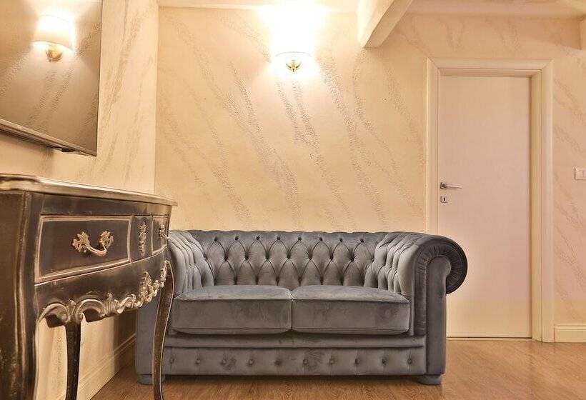 سوییت لوکس, Grottini Luxury Suites ~ Pantheon