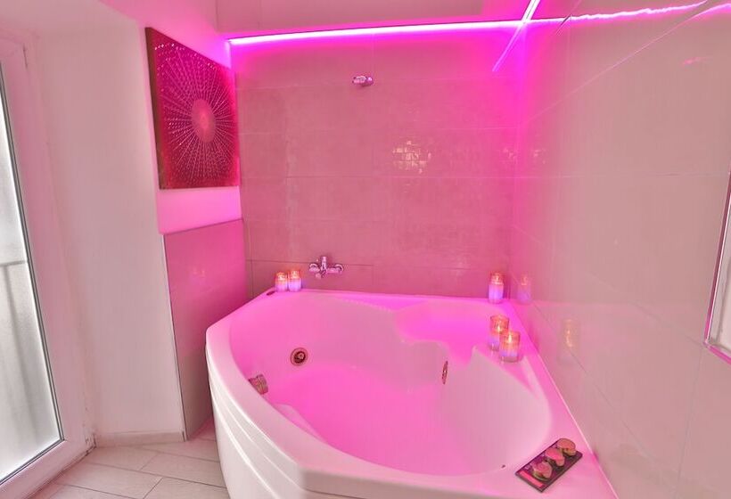 سوییت لوکس, Grottini Luxury Suites ~ Pantheon