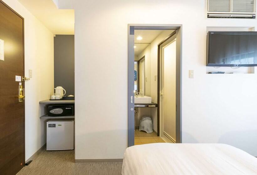 Номер Стандарт, Comfort Inn Naha Tomari Port