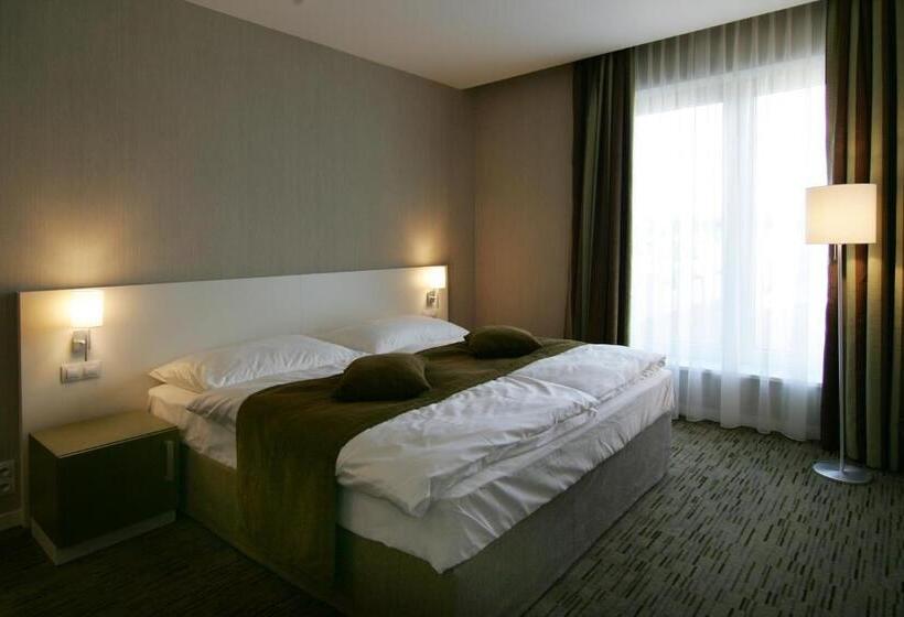 اتاق استاندارد, Empire