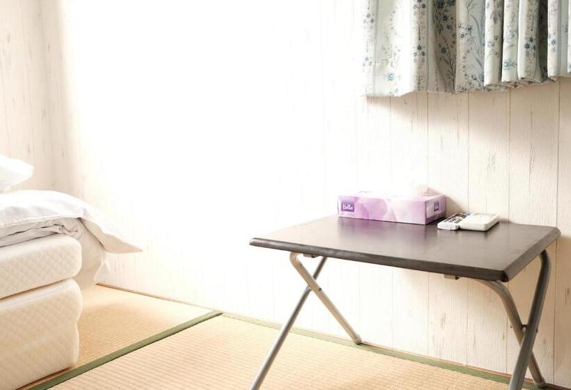 חדר סטנדרד יחיד חדר אמבטיה משותף, Mikado