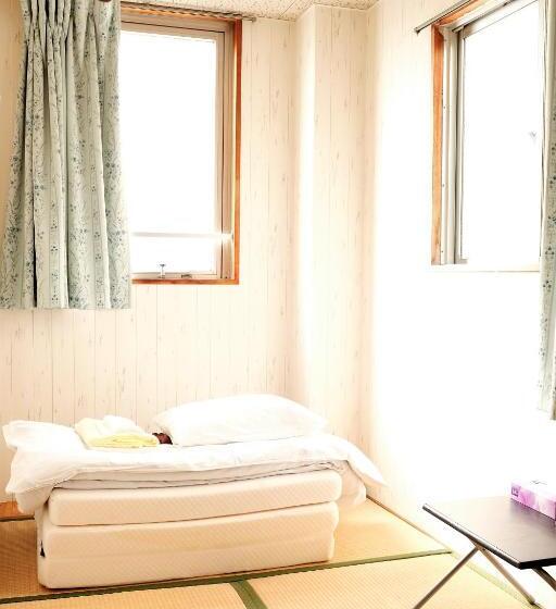 غرفة قياسية فردية حمام مشترك, Mikado