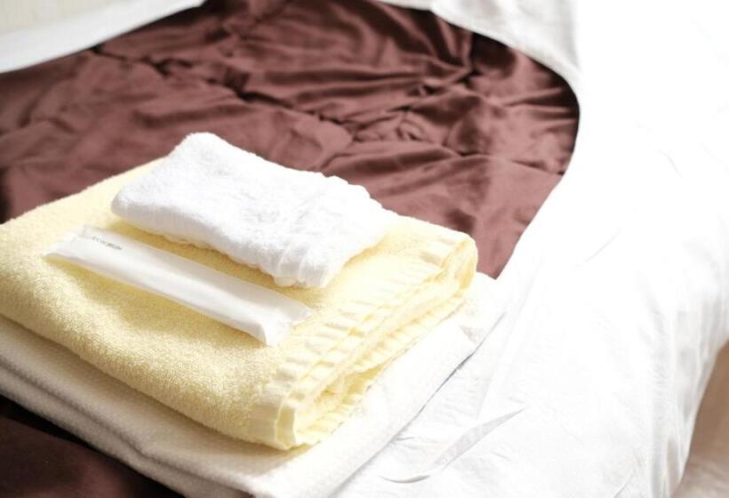 غرفة قياسية فردية حمام مشترك, Mikado