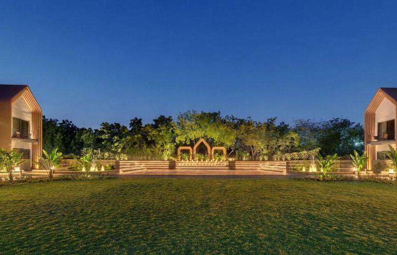 וילת חדר שינה 1 עם גינה, Radisson Hotel Kandla