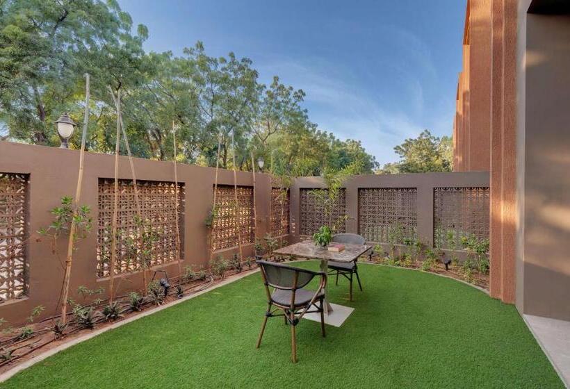 וילת חדר שינה 1 עם גינה, Radisson Hotel Kandla