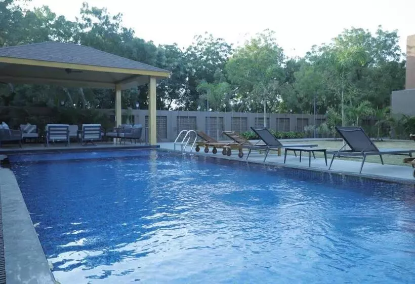 庭付きビラのワンベッドルーム, Radisson Hotel Kandla