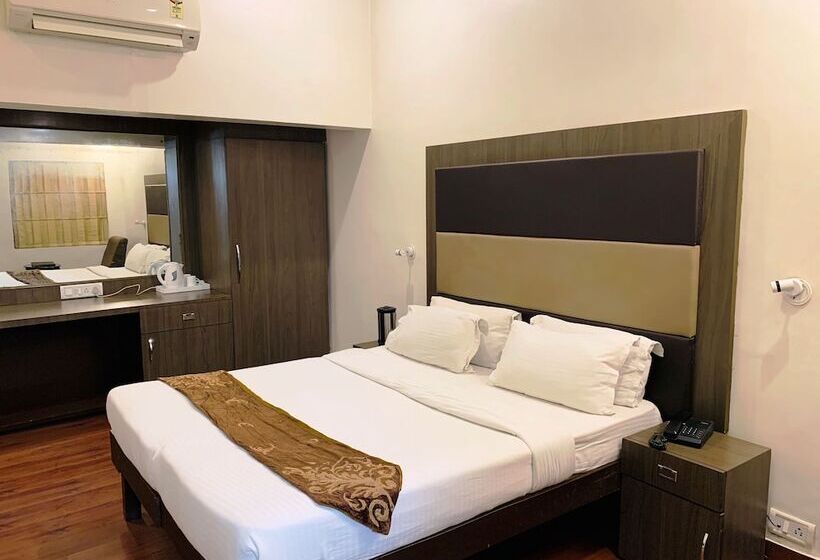 Chambre Deluxe, Ambassador