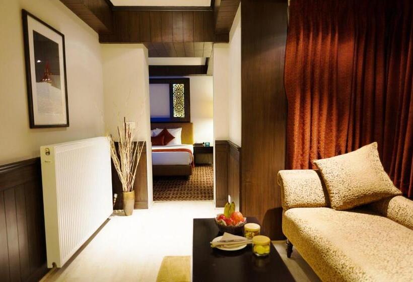 스위트, The Vintage Gulmarg