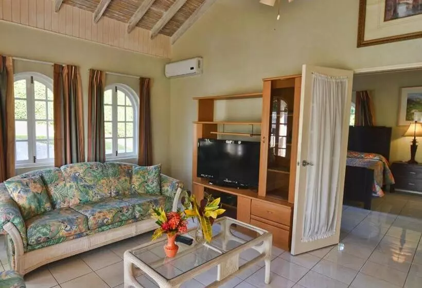 استودیو استاندارد با چشمانداز استخر, Tropical Lagoon Resort
