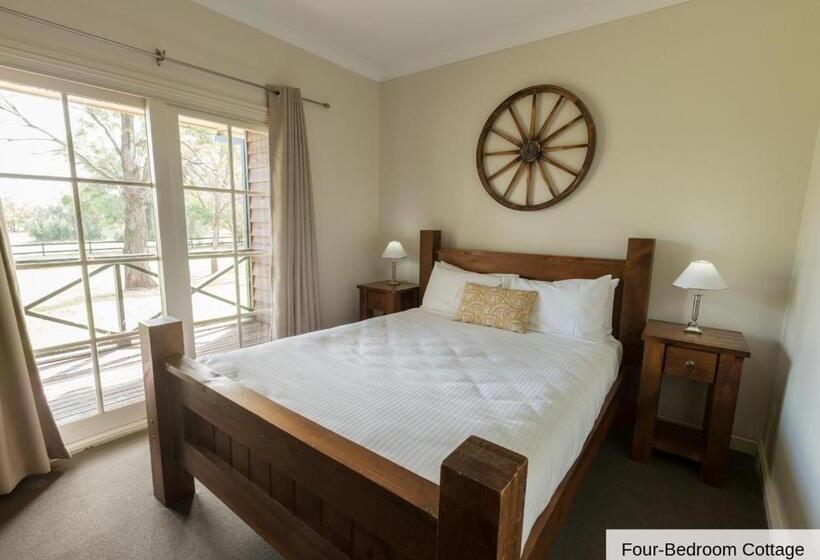 خانه 4 خوابه, Pokolbin Village Estate