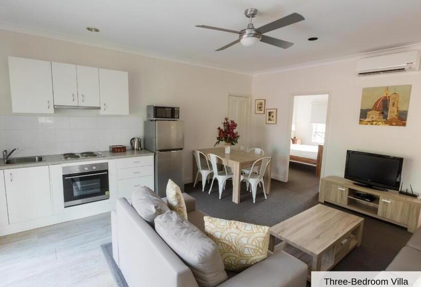 ویلای 3 خوابه, Pokolbin Village Estate