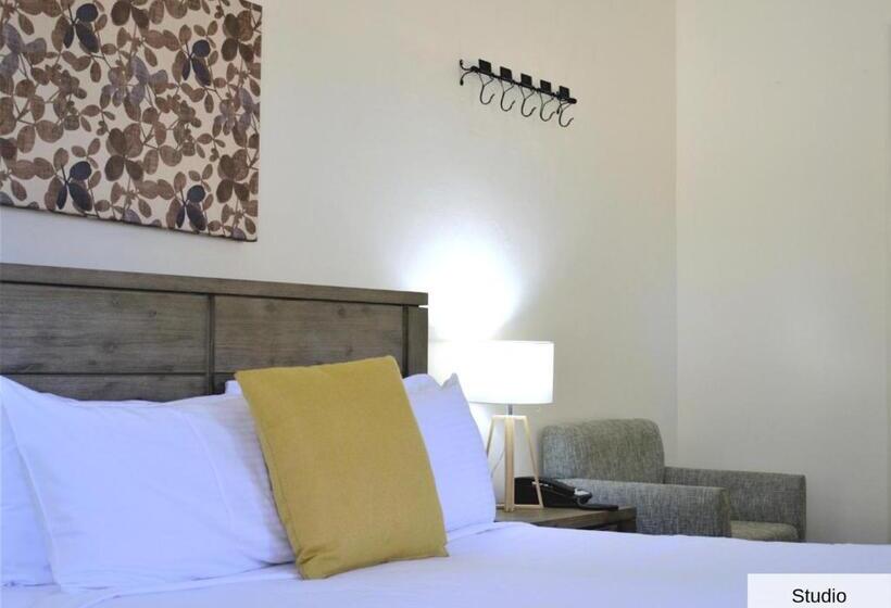 استودیوی استاندارد, Pokolbin Village Estate