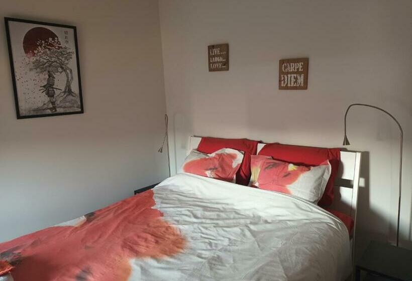 이코노미 룸, Verademing