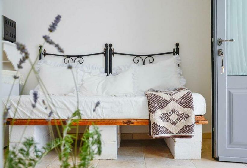 شقة غرفة واحدة, Cortebbianca