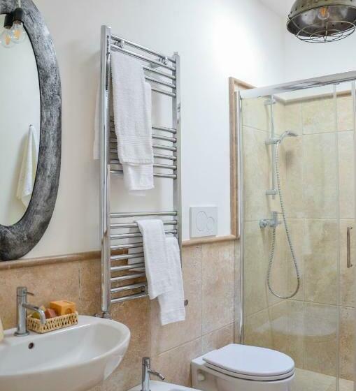 شقة غرفة واحدة, Cortebbianca