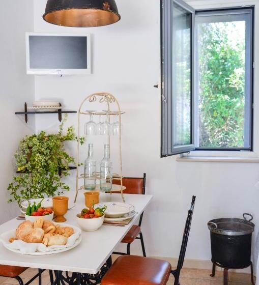 شقة غرفة واحدة, Cortebbianca