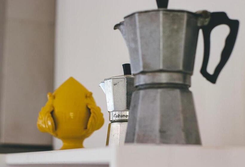 شقة غرفة واحدة, Cortebbianca