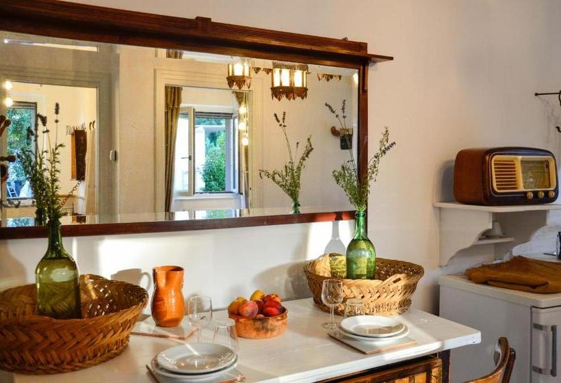 شقة غرفة واحدة, Cortebbianca