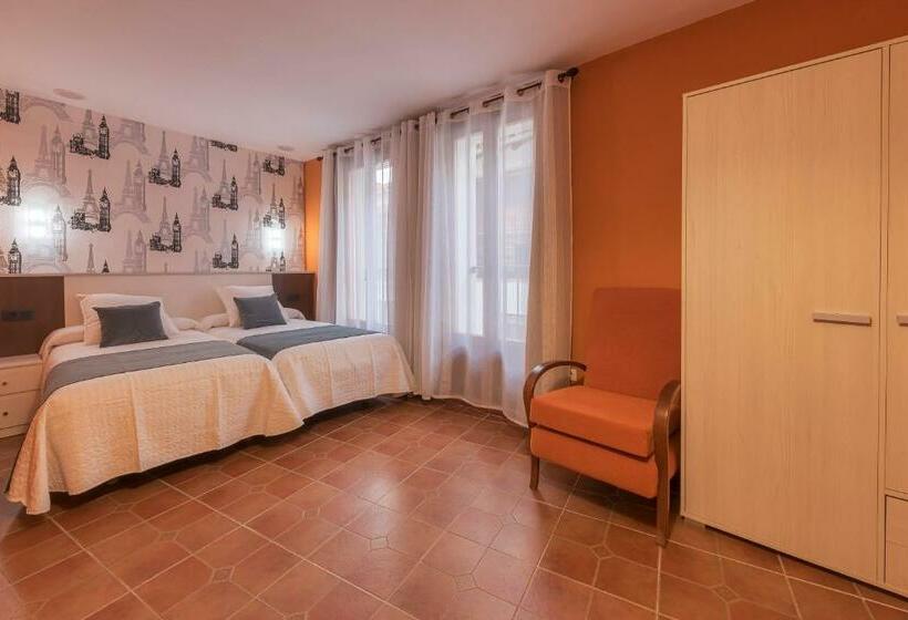 标准间, Hostal El Griel No Disponemos De Recepción Física