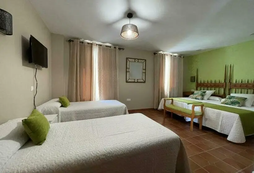 ファミリールーム, Hostal El Griel No Disponemos De Recepción Física