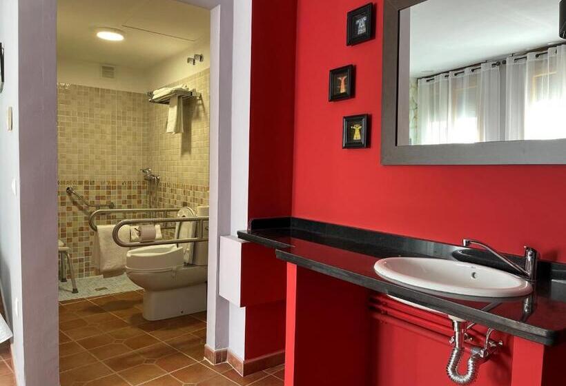 适合残疾人使用的标准间, Hostal El Griel No Disponemos De Recepción Física