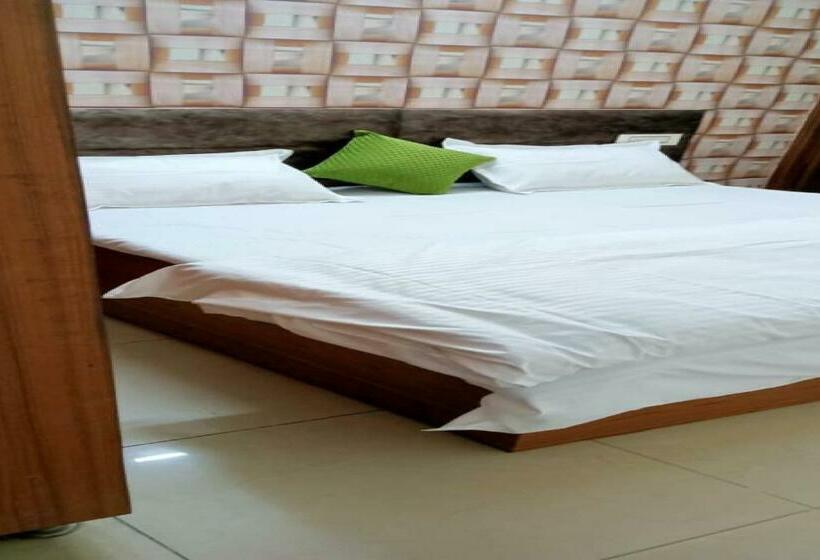 اتاق استاندارد, Oyo 86483 Galaxy Stays