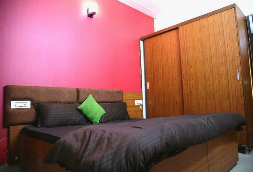 اتاق استاندارد, Oyo 86483 Galaxy Stays