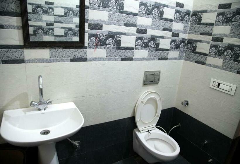 اتاق استاندارد, Oyo 86483 Galaxy Stays