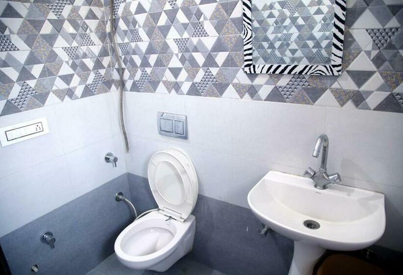 اتاق استاندارد, Oyo 86483 Galaxy Stays