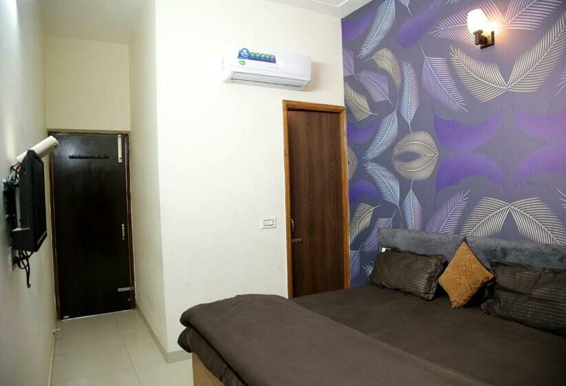 اتاق استاندارد, Oyo 86483 Galaxy Stays