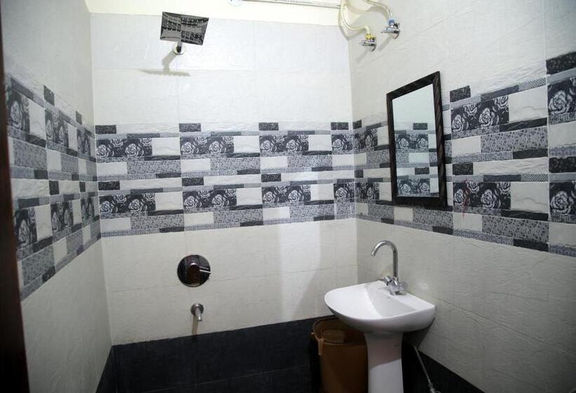 اتاق استاندارد, Oyo 86483 Galaxy Stays